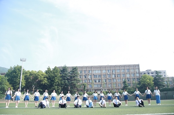 时光如水,后会有期——2013级法学三班.JPG